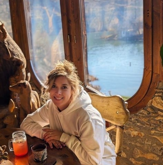 Meet your Posher, Erin - Picture 1 of 1